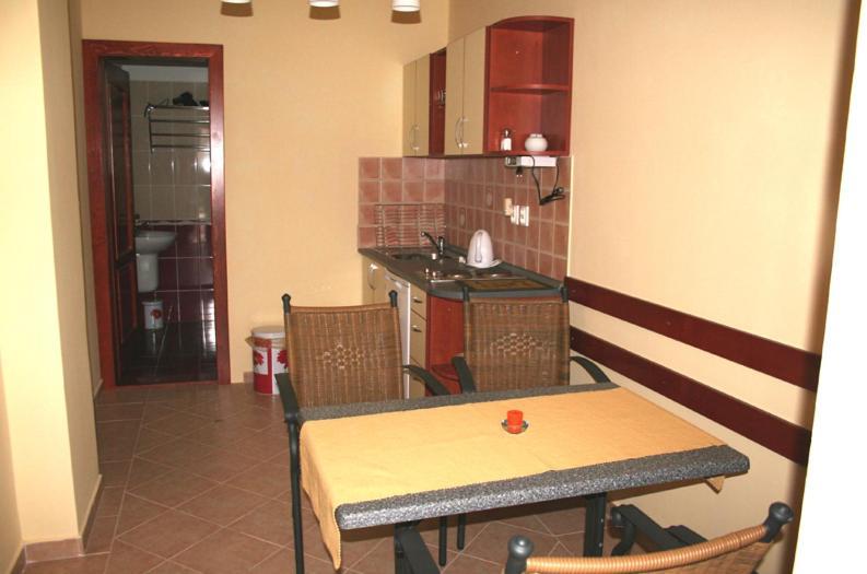 Villa Patio Patince Exterior foto