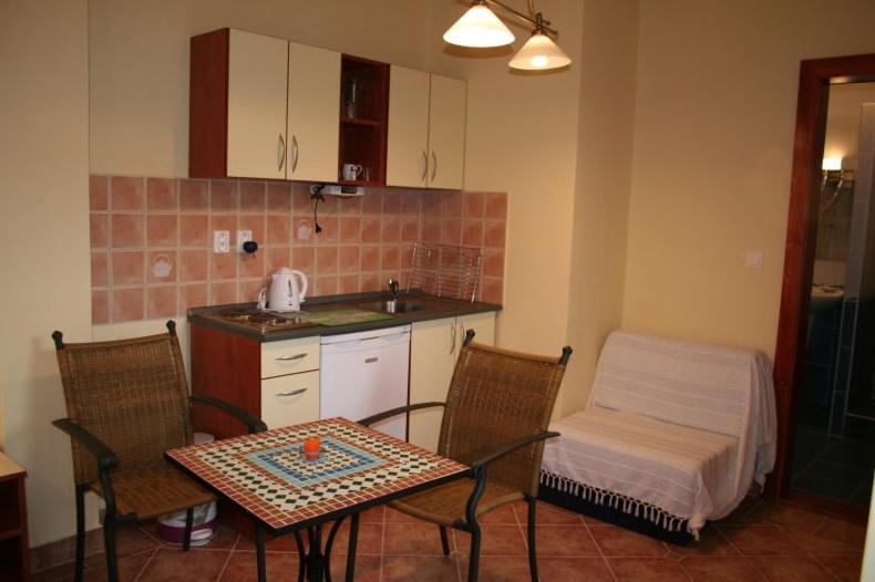 Villa Patio Patince Quarto foto